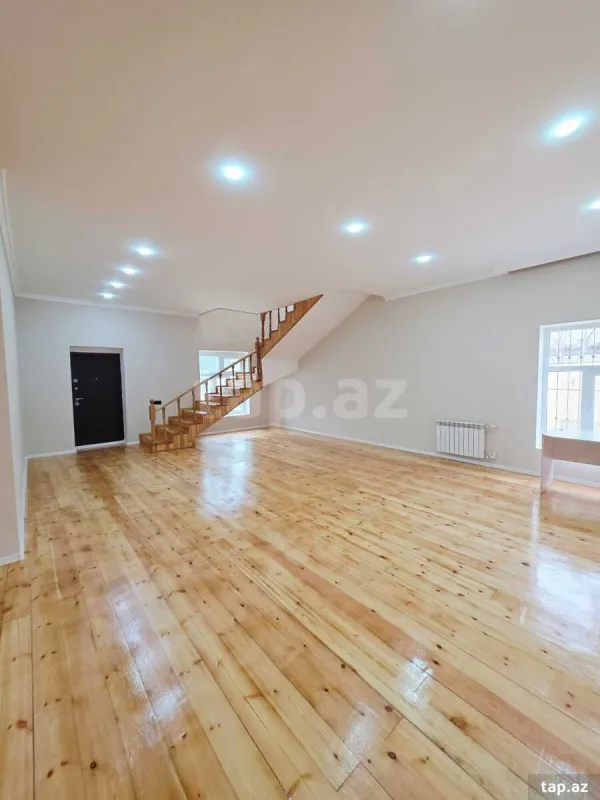 Satılır 5 otaqlı həyət evi
