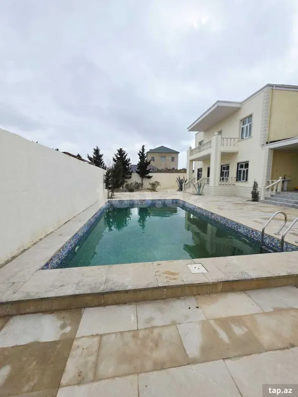 Satılır 5 otaqlı həyət evi