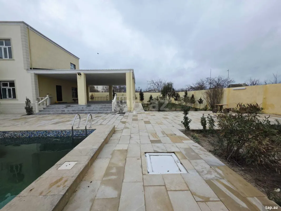 Satılır 5 otaqlı həyət evi