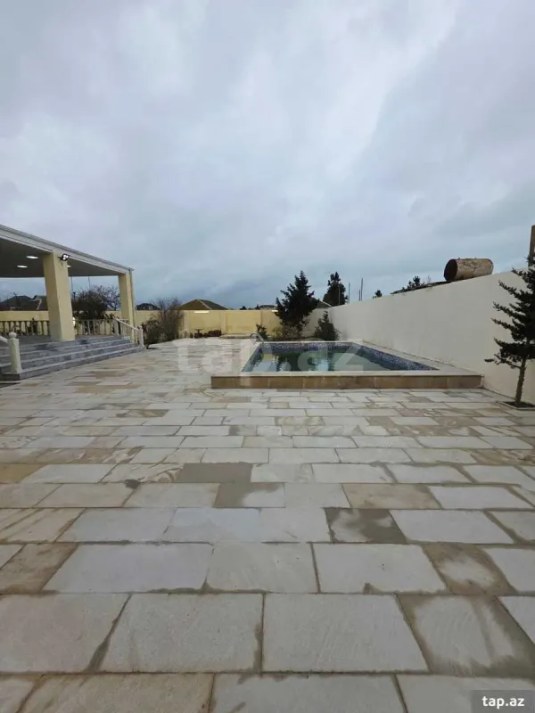 Satılır 5 otaqlı həyət evi