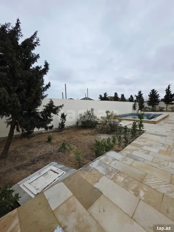 Satılır 5 otaqlı həyət evi