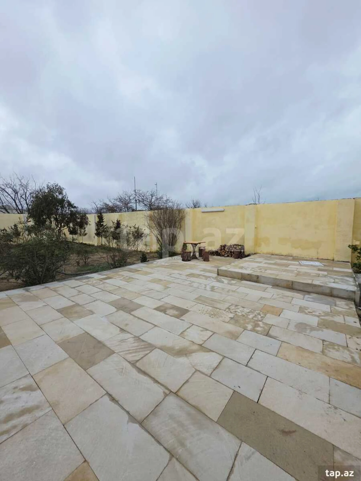 Satılır 5 otaqlı həyət evi