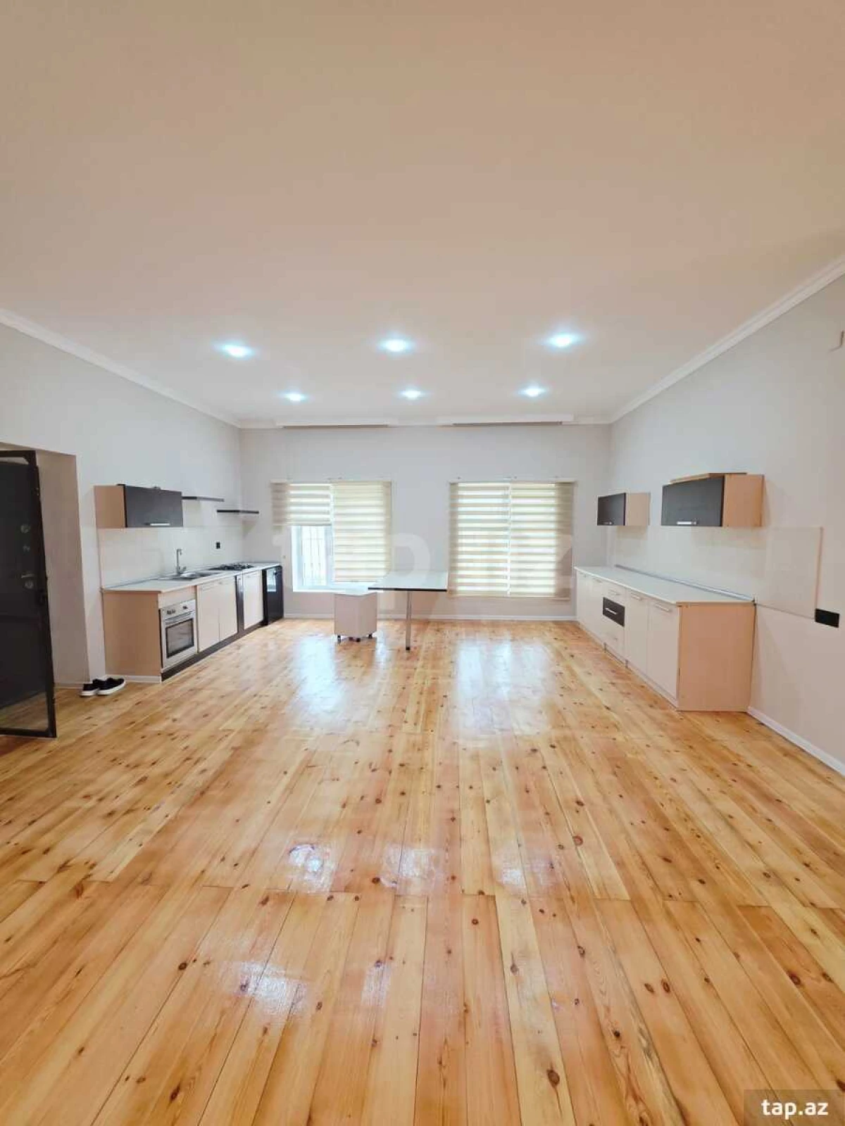 Satılır 5 otaqlı həyət evi