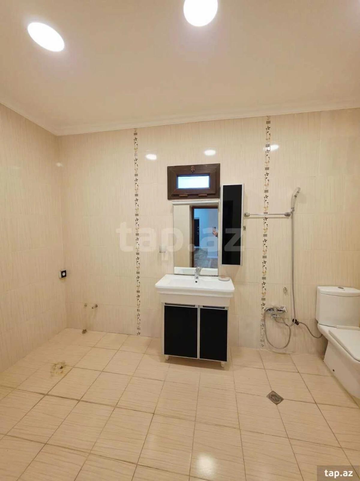 Satılır 5 otaqlı həyət evi