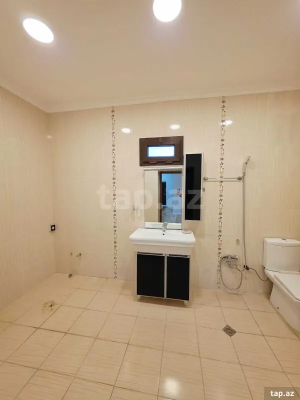 Satılır 5 otaqlı həyət evi