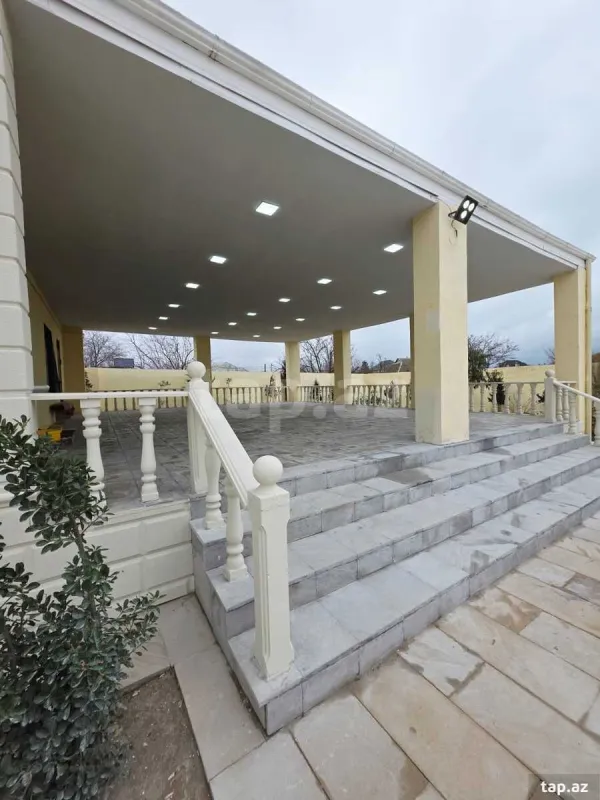 Satılır 5 otaqlı həyət evi