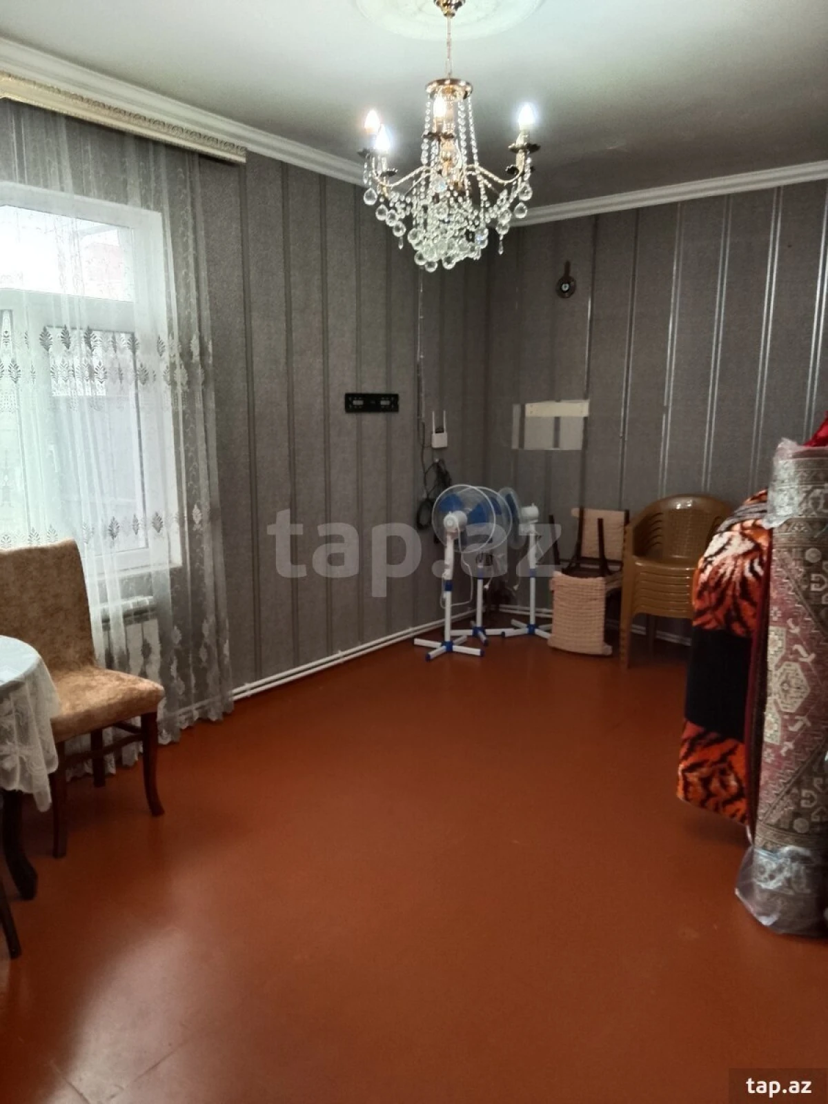 Satılır 11 otaqlı həyət evi