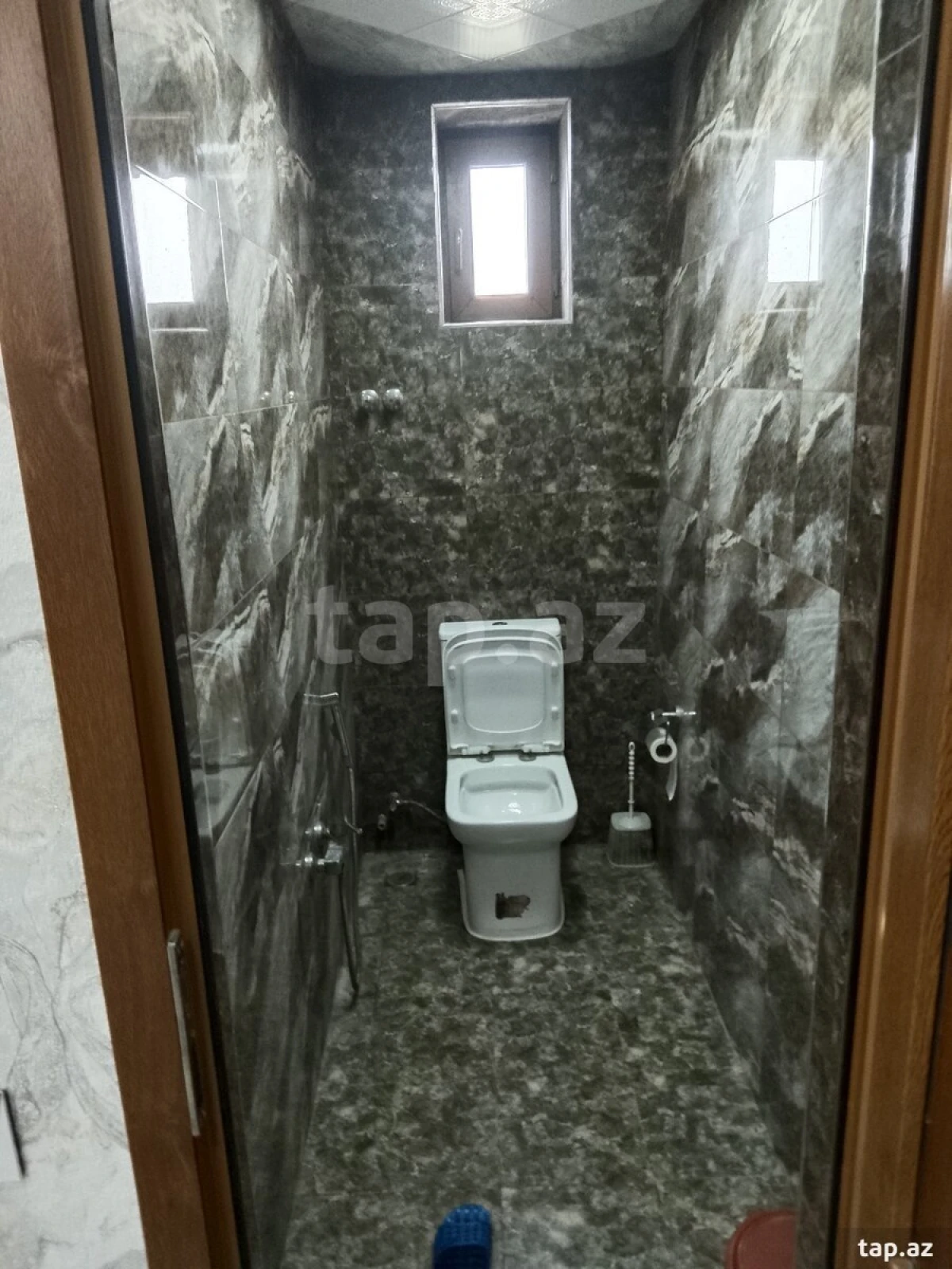 Satılır 11 otaqlı həyət evi