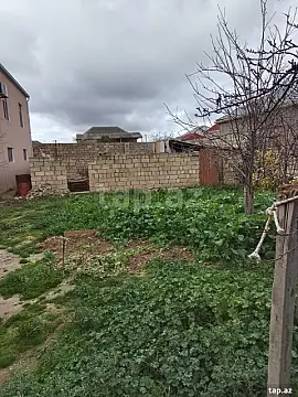 Satılır 11 otaqlı həyət evi