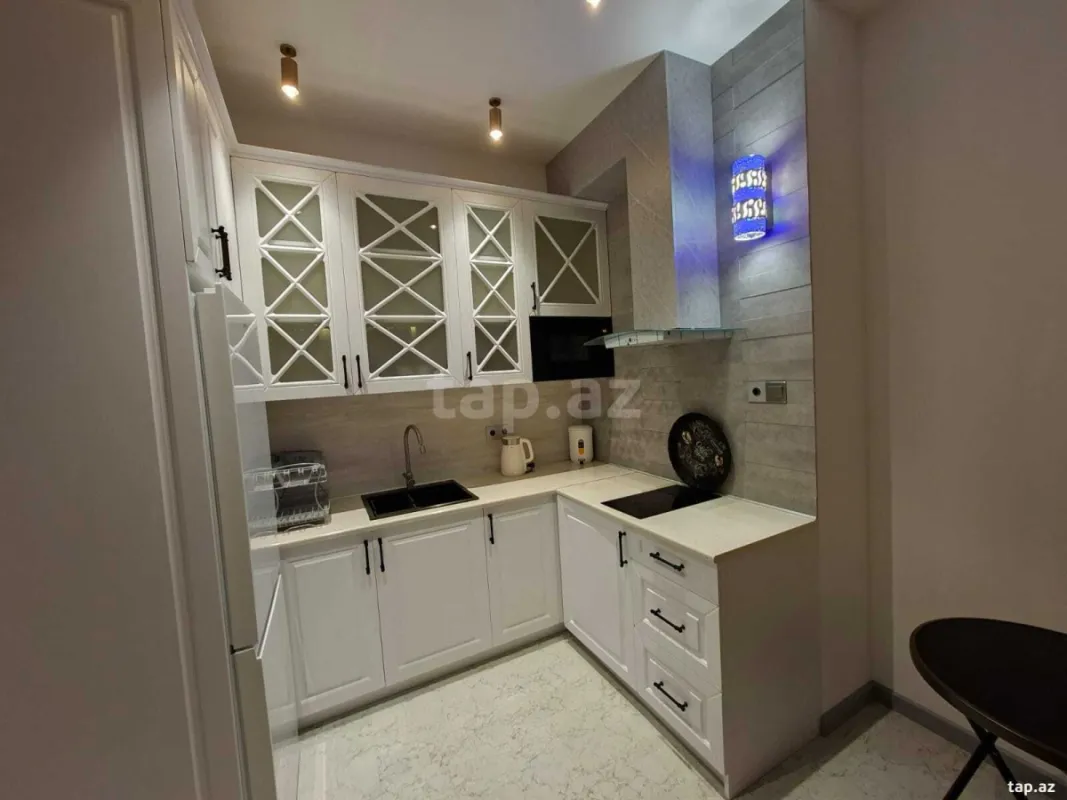 Kirayə verilir 2 otaqlı yeni tikili 60 m²