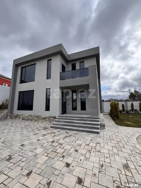 Satılır 5 otaqlı həyət evi 200 m²