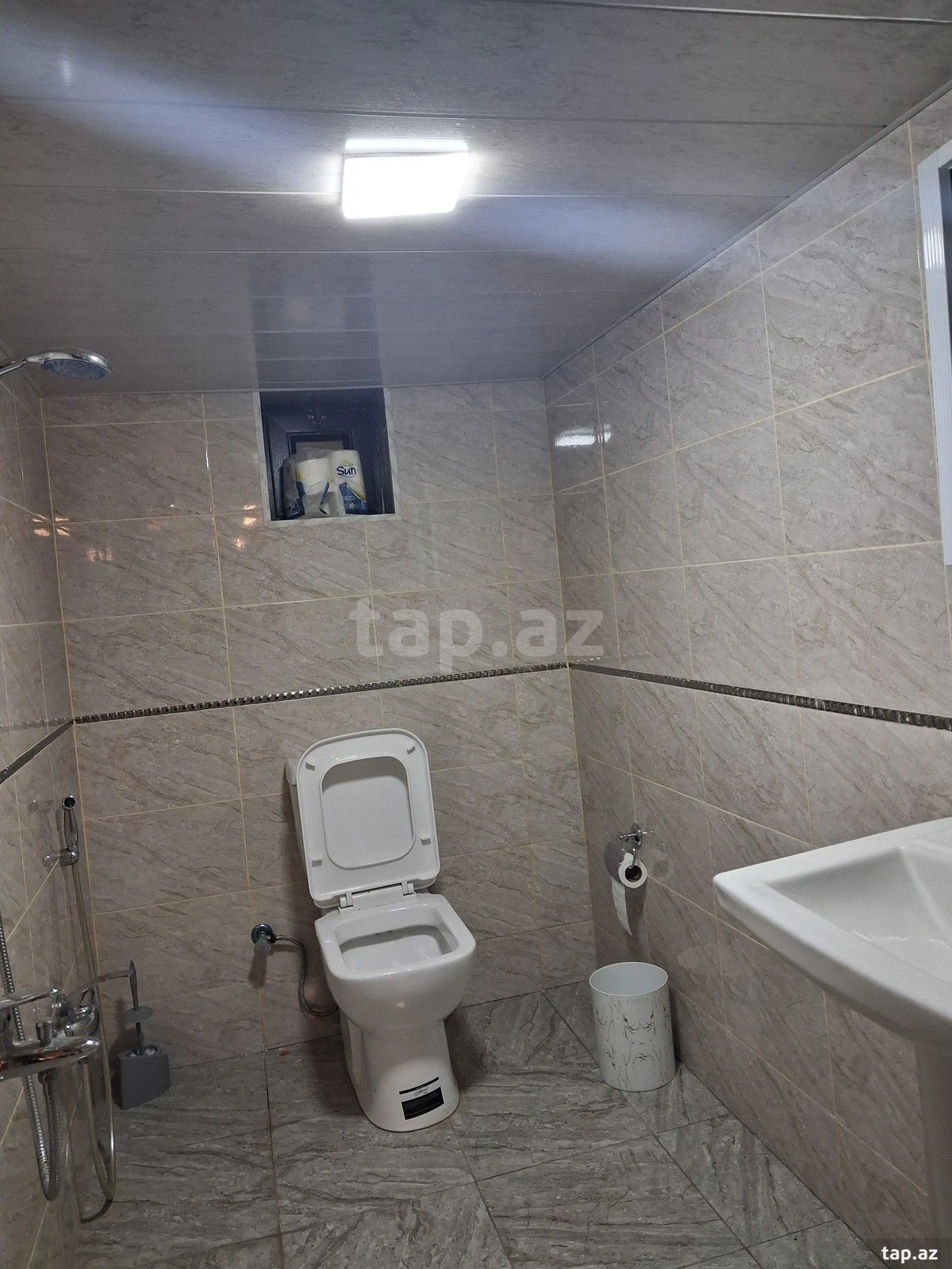 Satılır 5 otaqlı həyət evi