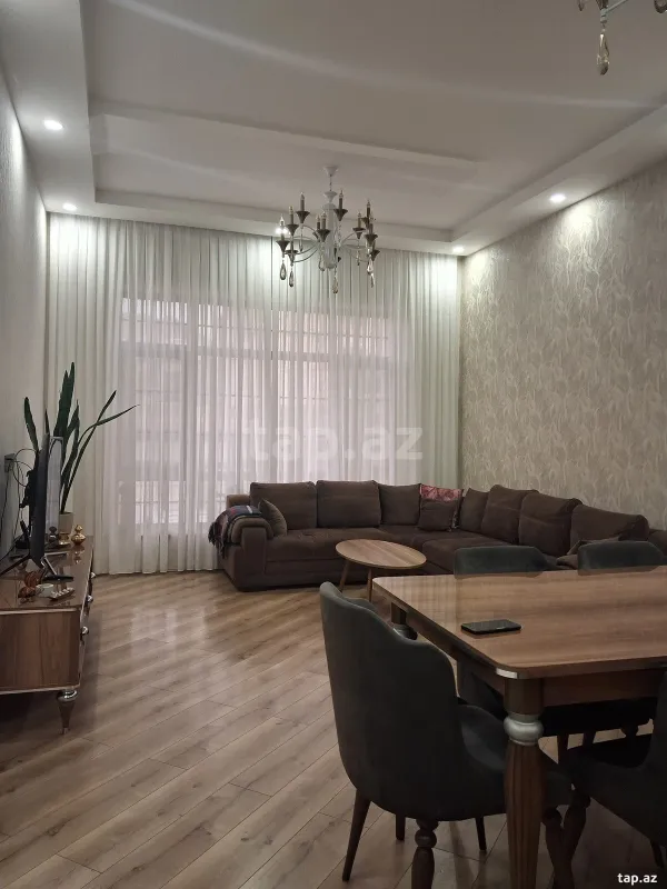 Satılır 5 otaqlı həyət evi