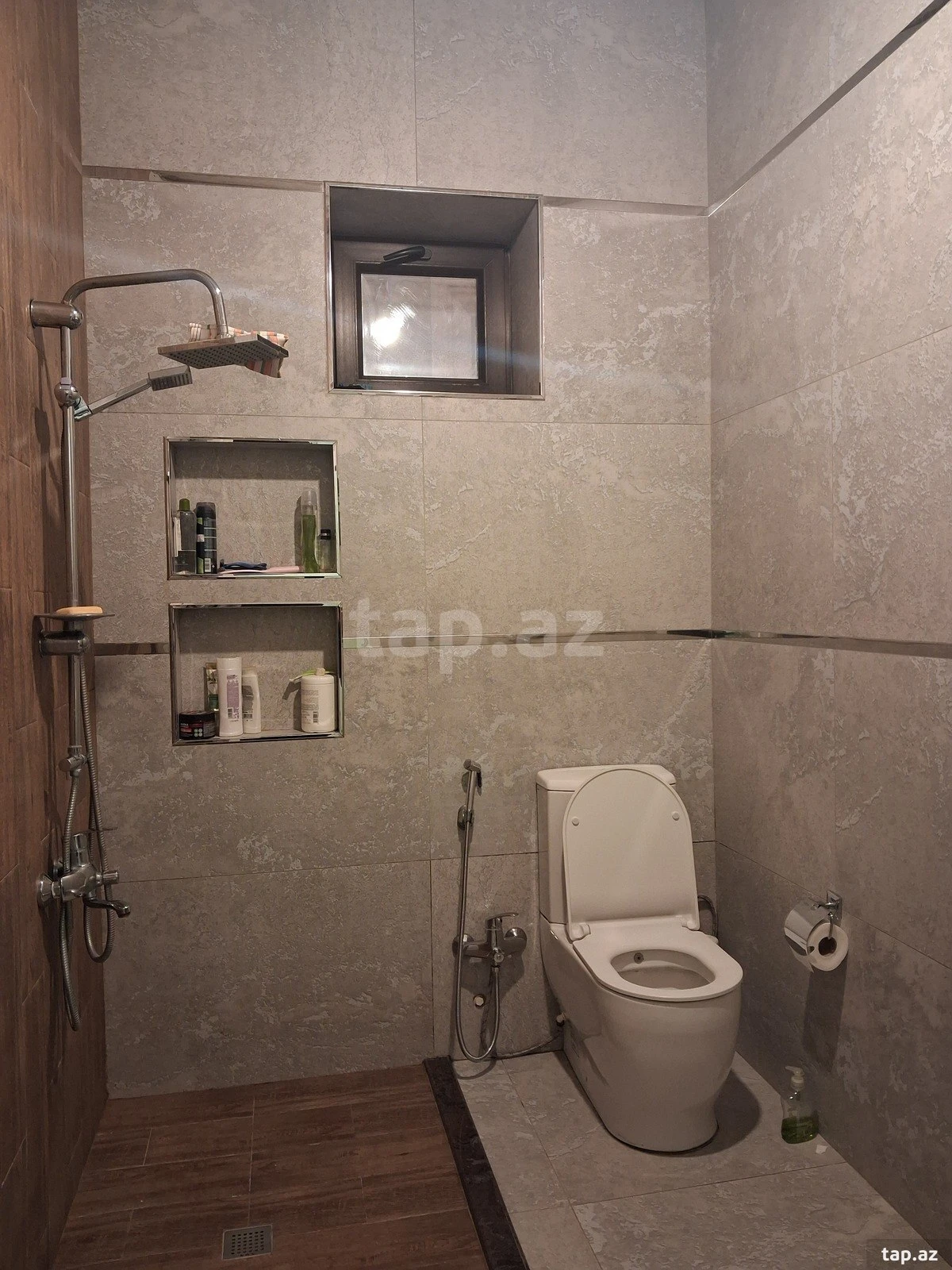 Satılır 5 otaqlı həyət evi