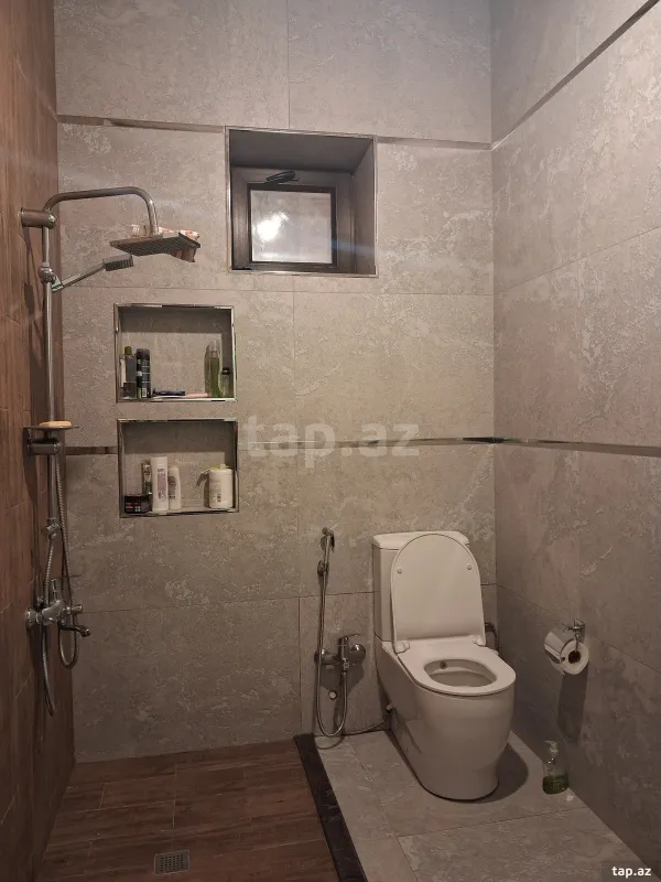 Satılır 5 otaqlı həyət evi