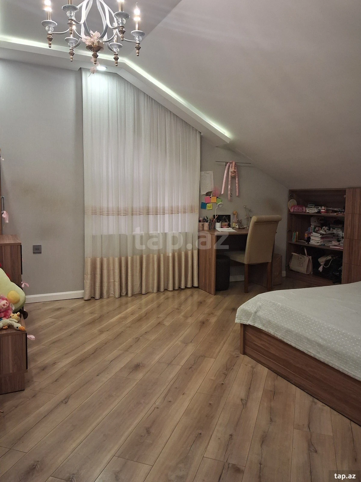 Satılır 5 otaqlı həyət evi