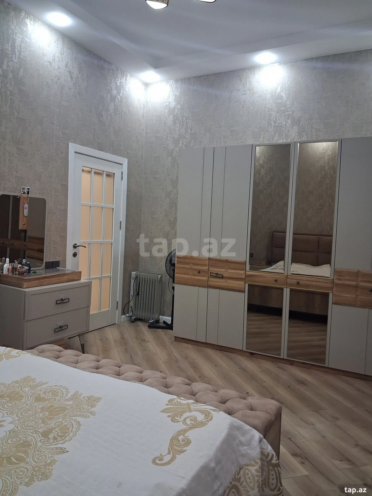 Satılır 5 otaqlı həyət evi