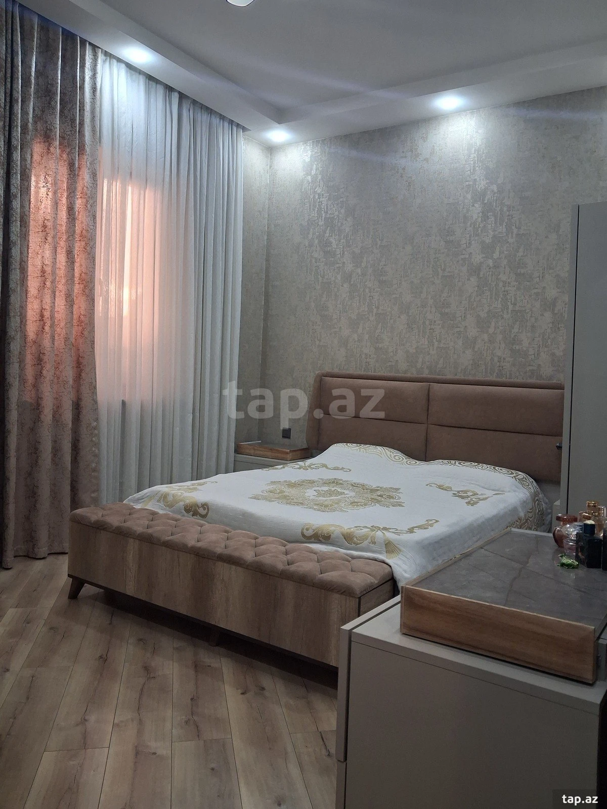 Satılır 5 otaqlı həyət evi