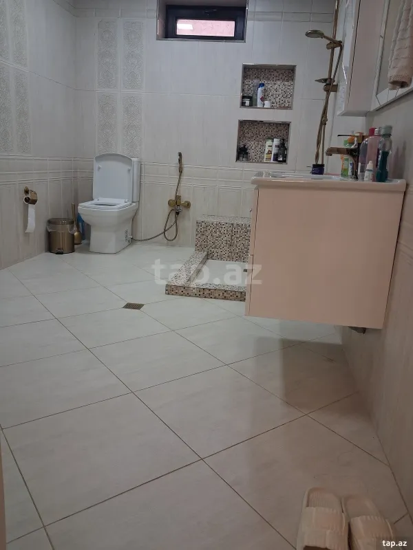 Satılır 5 otaqlı həyət evi