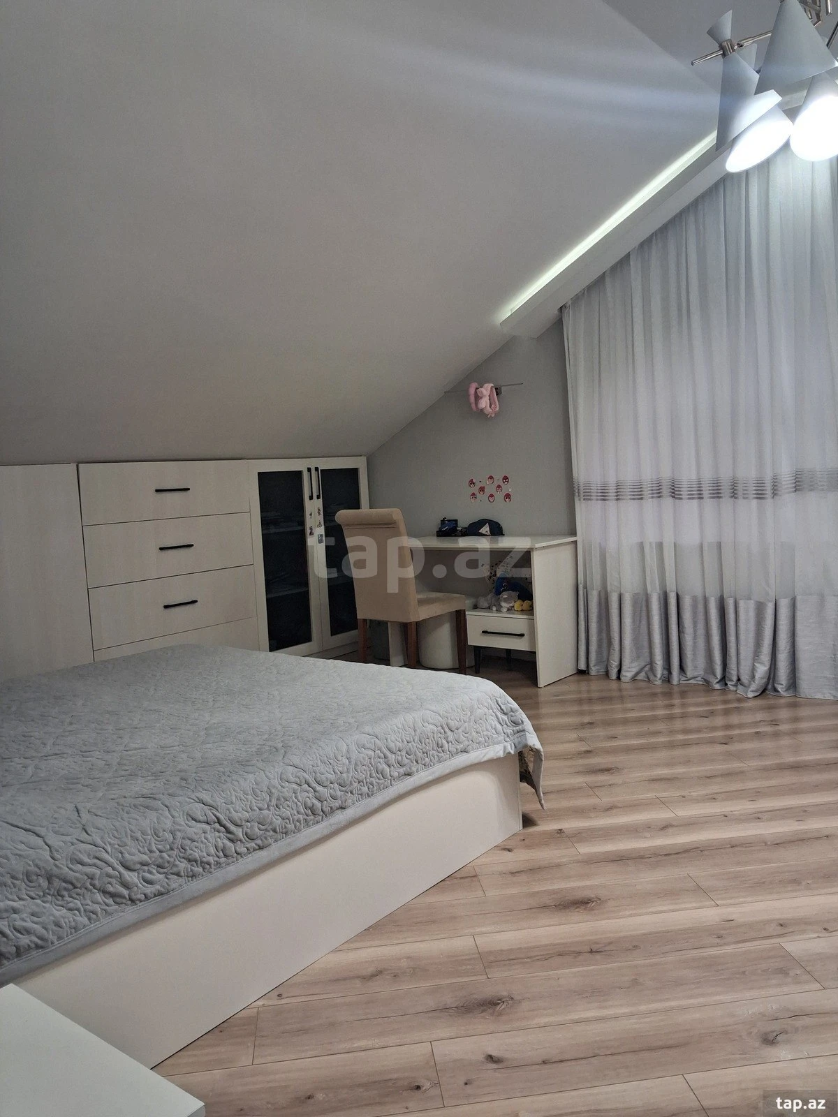 Satılır 5 otaqlı həyət evi