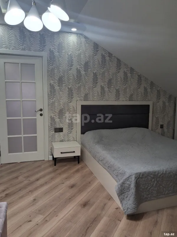 Satılır 5 otaqlı həyət evi