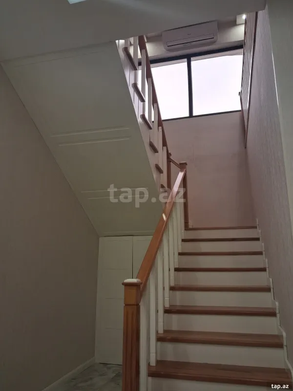 Satılır 5 otaqlı həyət evi