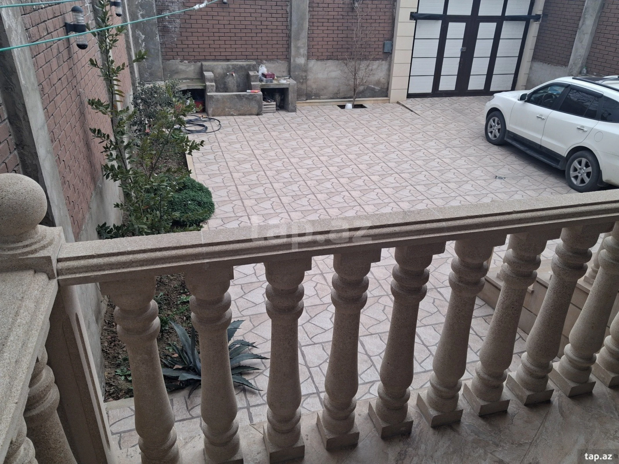 Satılır 5 otaqlı həyət evi