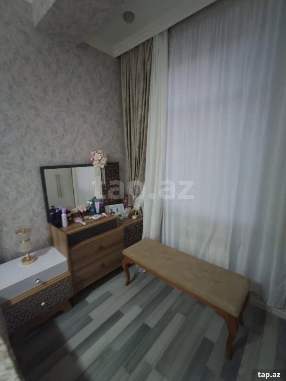 Satılır 2 otaqlı yeni tikili 60 m²