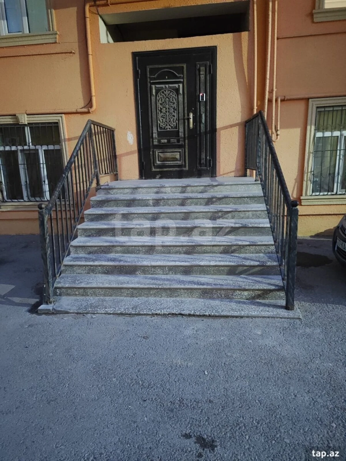 Satılır 2 otaqlı yeni tikili 60 m²