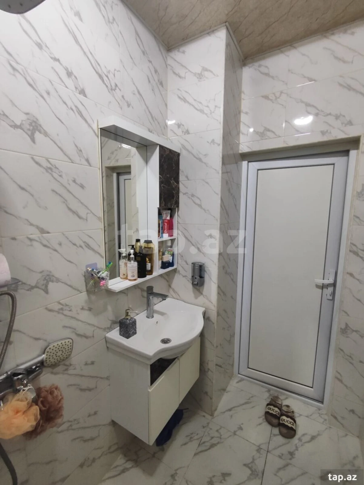 Satılır 2 otaqlı yeni tikili 60 m²
