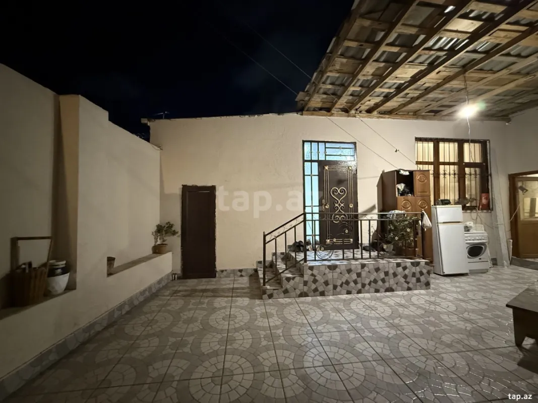 Satılır 4 otaqlı həyət evi 200 m²