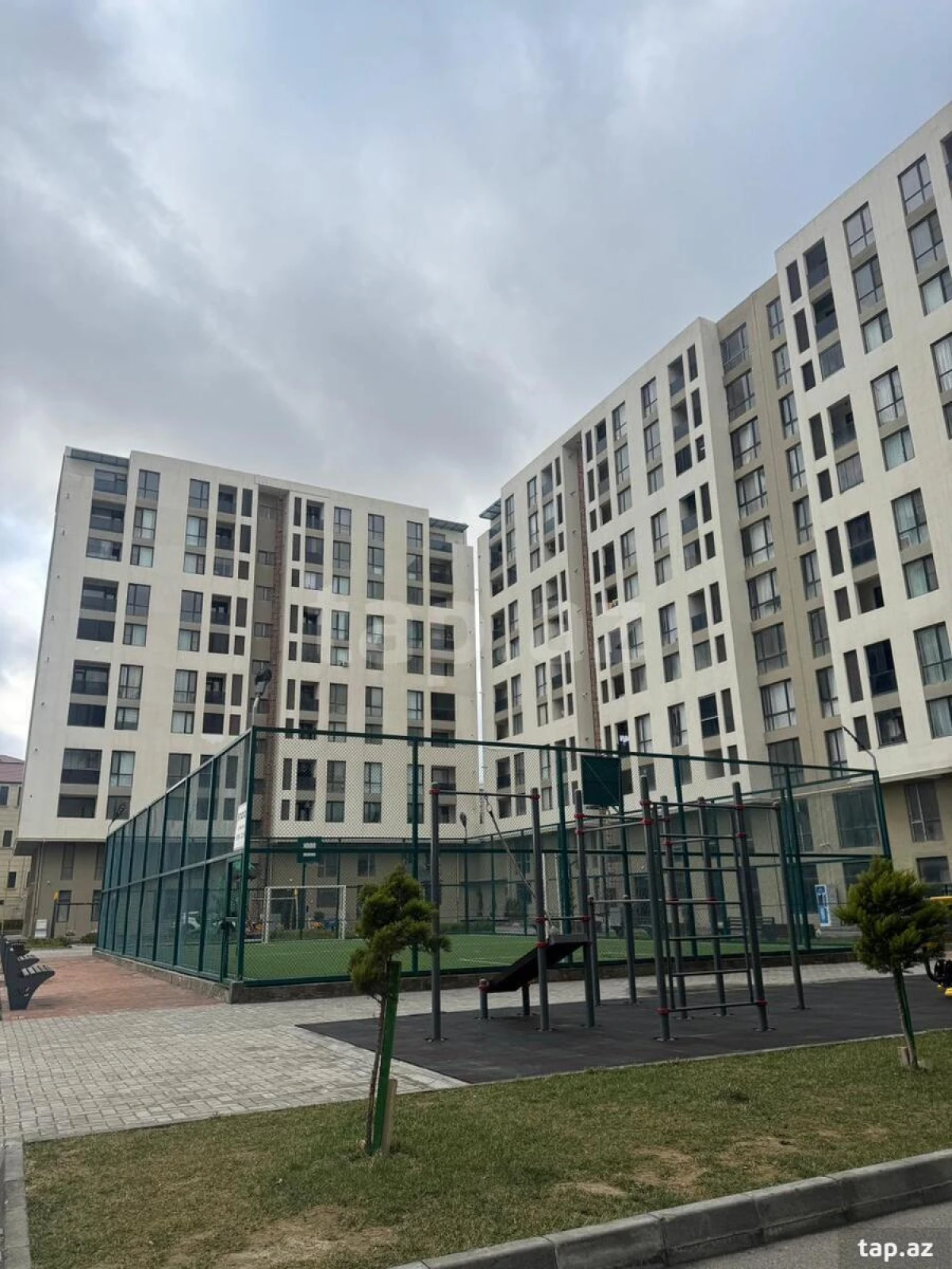Kirayə verilir 2 otaqlı yeni tikili 75 m²