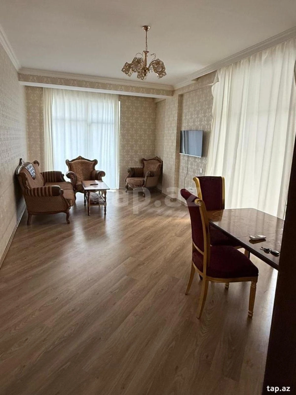 Kirayə verilir 2 otaqlı yeni tikili 80 m²