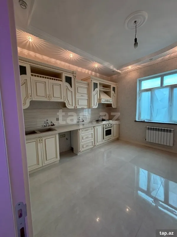 Satılır 6 otaqlı həyət evi 187 m²