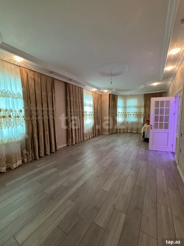 Satılır 6 otaqlı həyət evi 187 m²