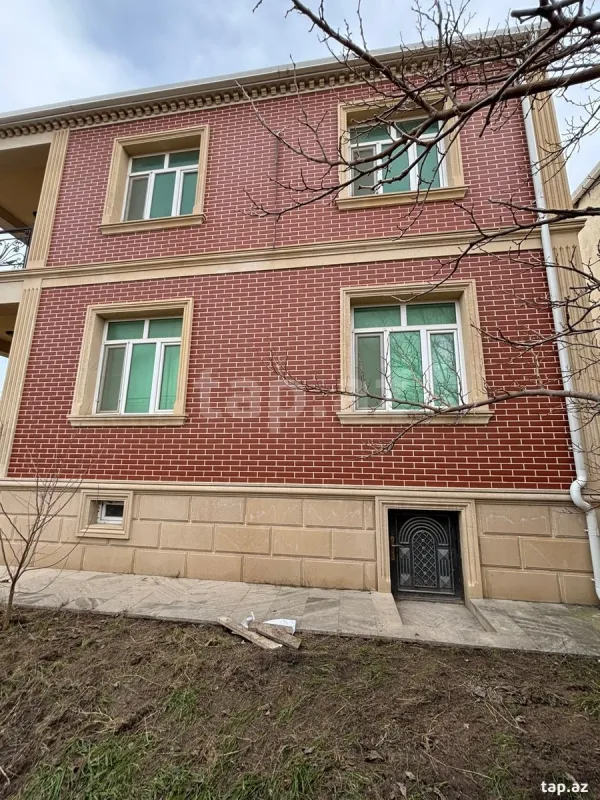 Satılır 6 otaqlı həyət evi 187 m²