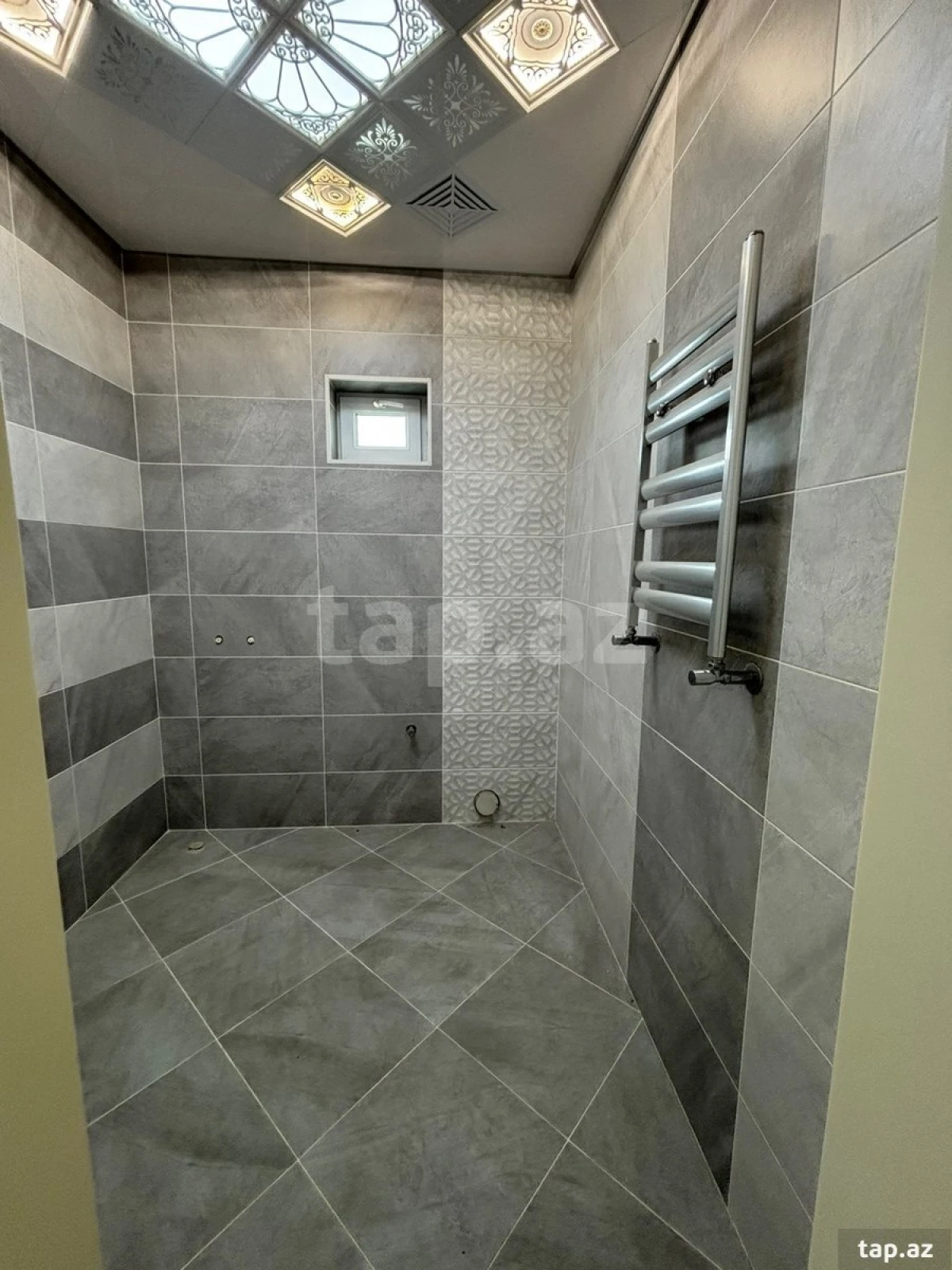 Satılır 6 otaqlı həyət evi 187 m²