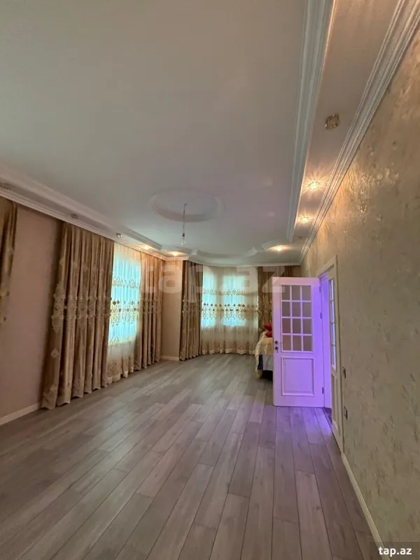 Satılır 6 otaqlı həyət evi 187 m²