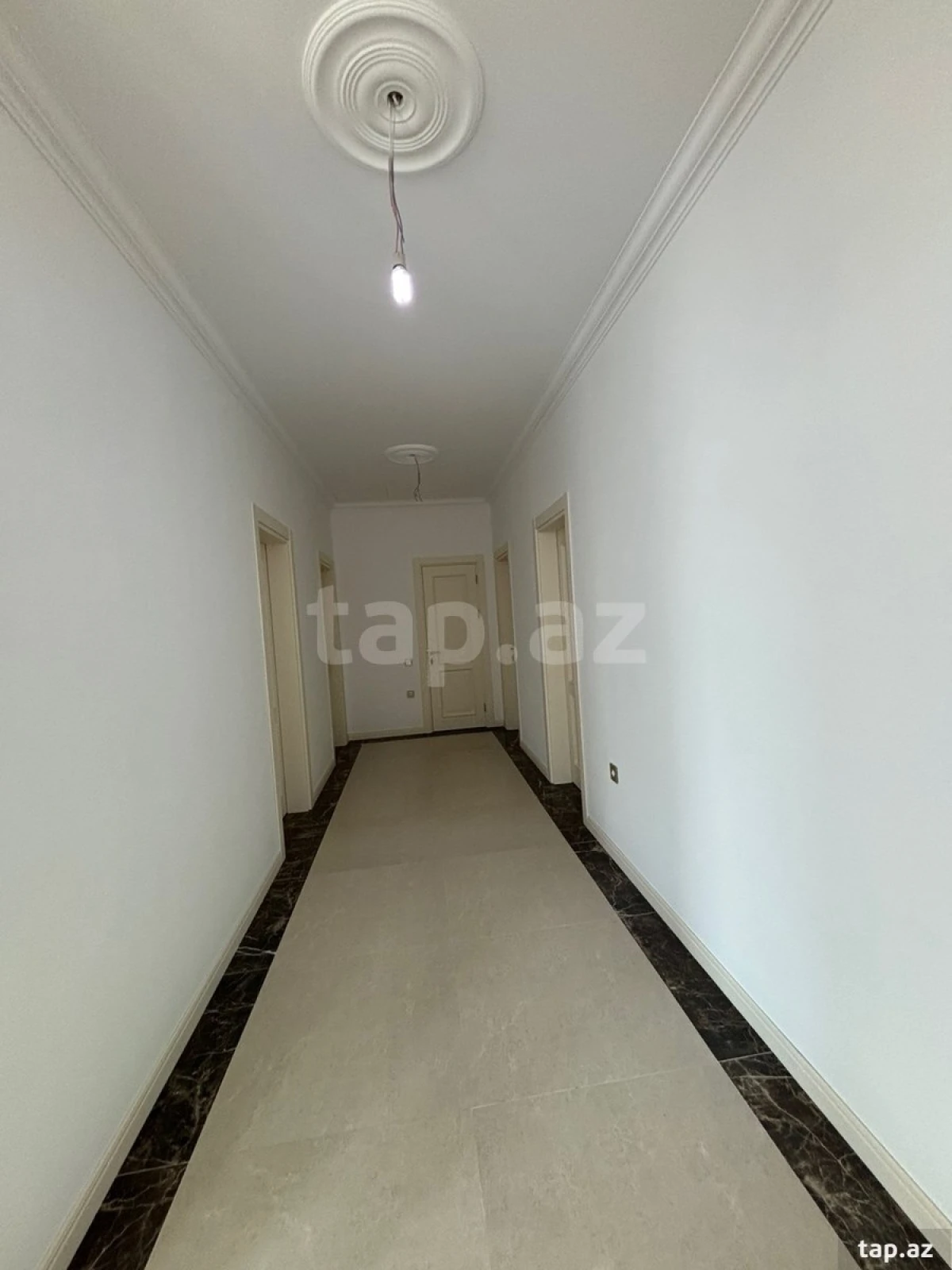 Satılır 6 otaqlı həyət evi 187 m²