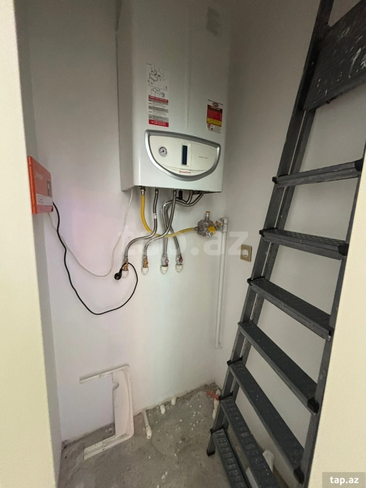 Satılır 6 otaqlı həyət evi 187 m²