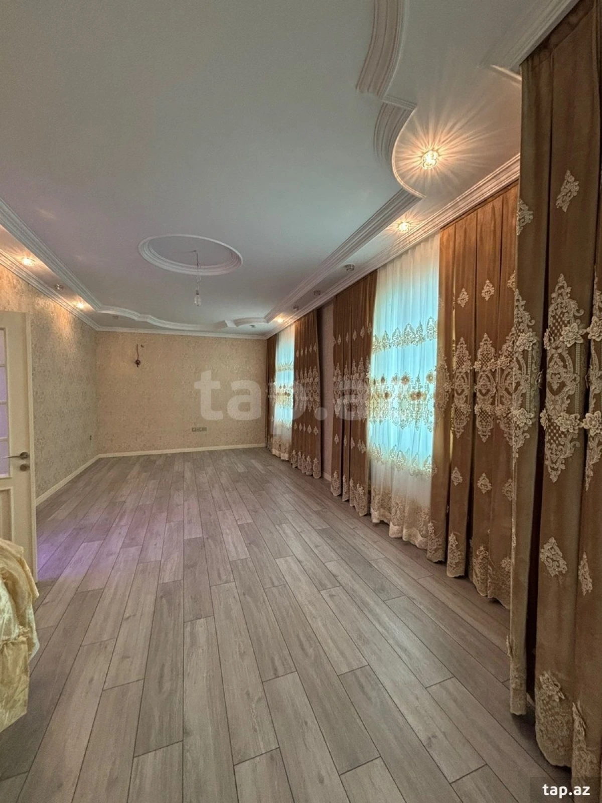 Satılır 6 otaqlı həyət evi 187 m²