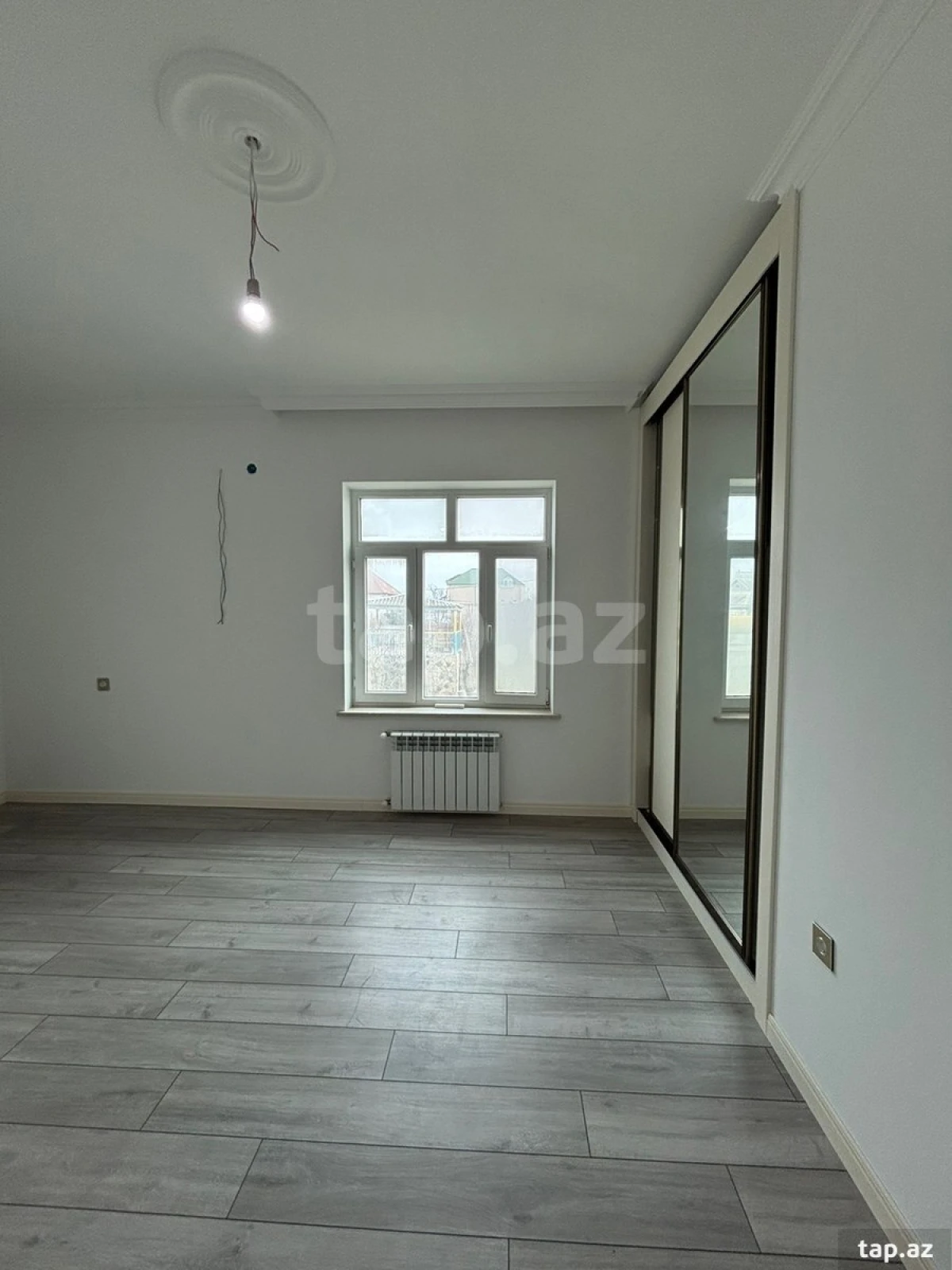 Satılır 6 otaqlı həyət evi 187 m²