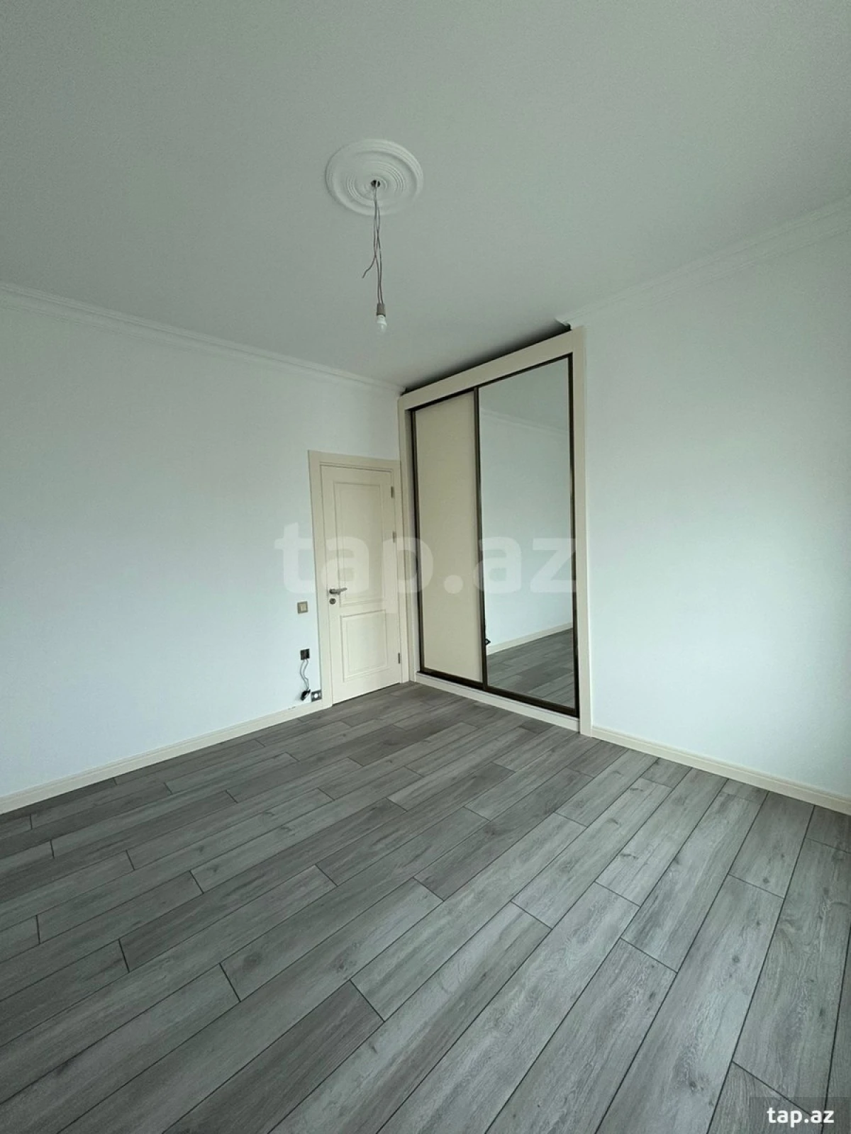 Satılır 6 otaqlı həyət evi 187 m²