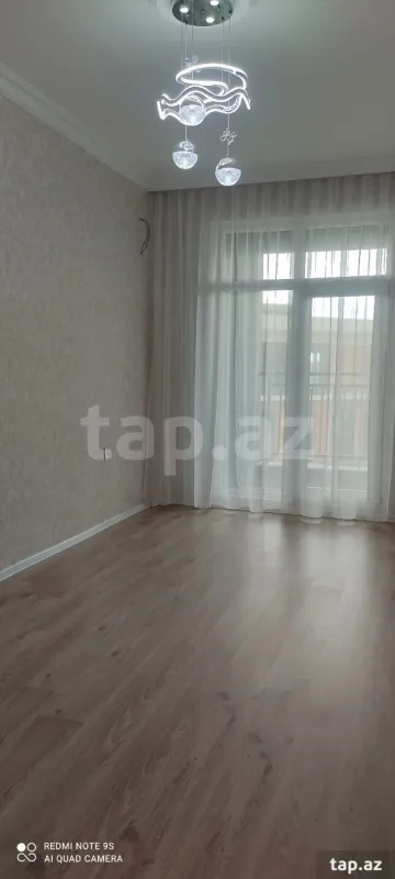 Kirayə verilir 2 otaqlı yeni tikili 74 m²