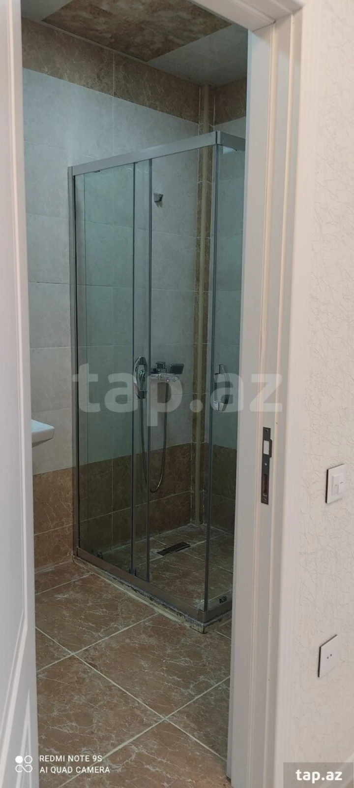 Kirayə verilir 2 otaqlı yeni tikili 74 m²