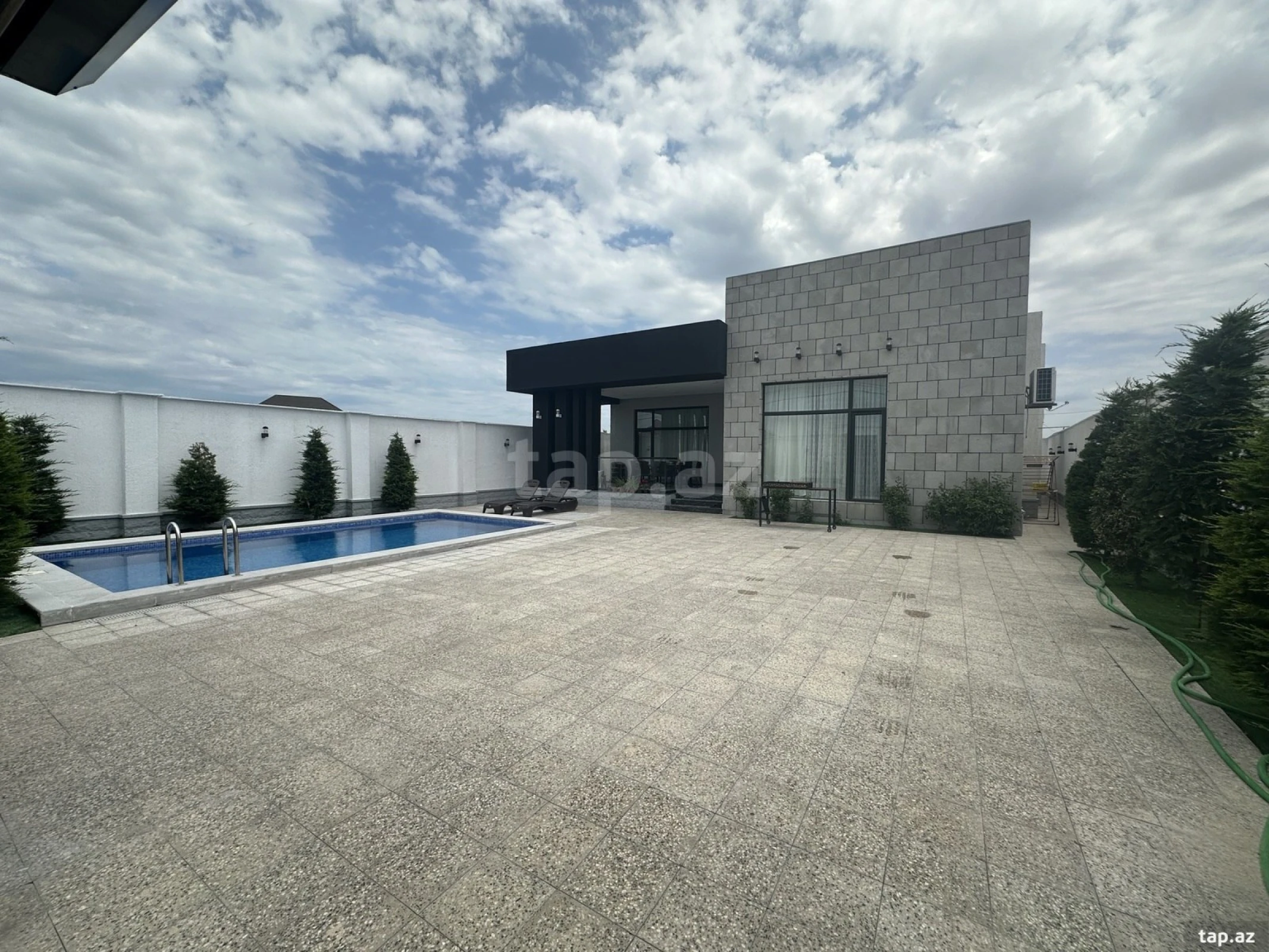 Kirayə verilir 4 otaqlı həyət evi