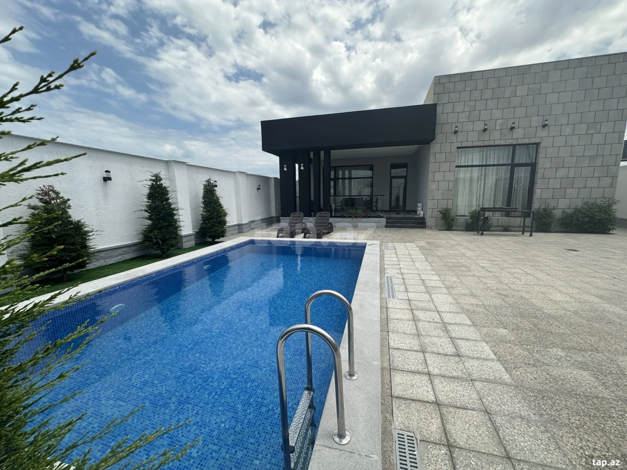 Kirayə verilir 4 otaqlı həyət evi