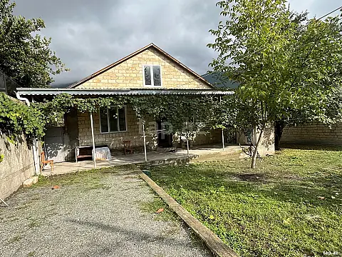 Satılır 3 otaqlı həyət evi 100 m² — Şəki 3 otaq 100.00 m²