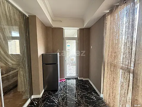Kirayə verilir 2 otaqlı yeni tikili 80 m²
