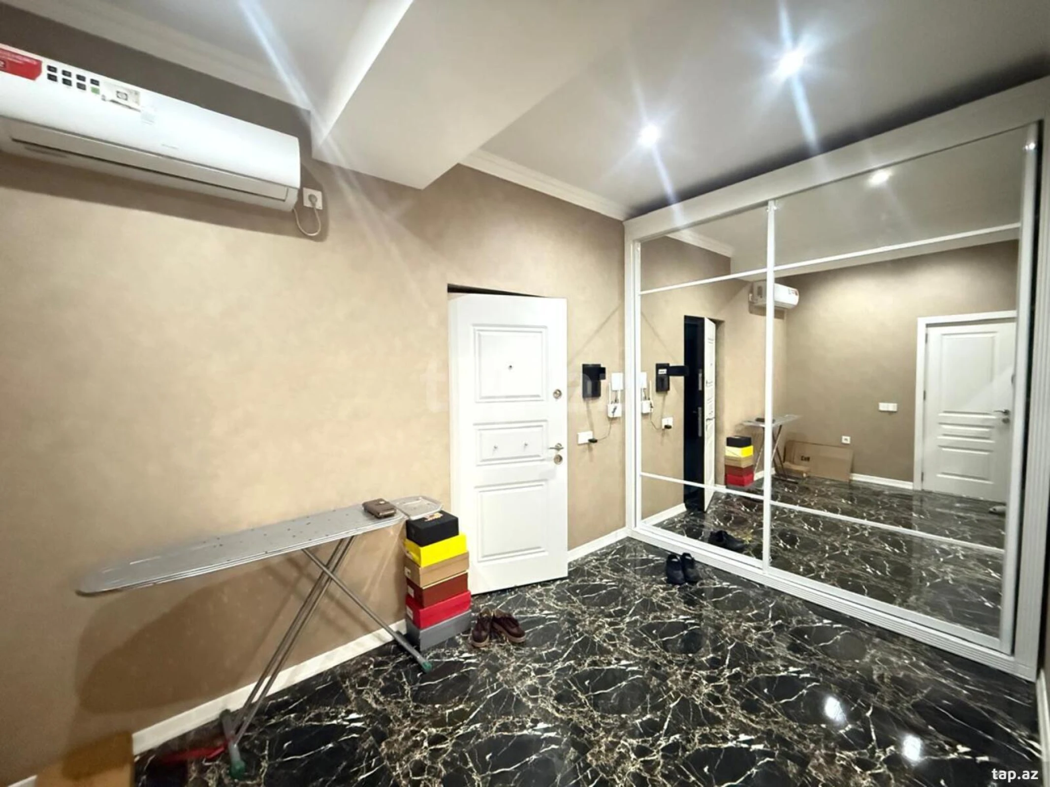 Kirayə verilir 2 otaqlı yeni tikili 80 m²